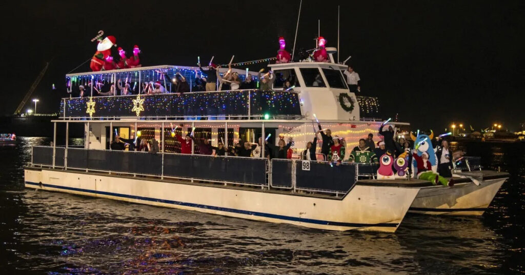 holiday lighted boat parade the florida aquarium bay spirit II